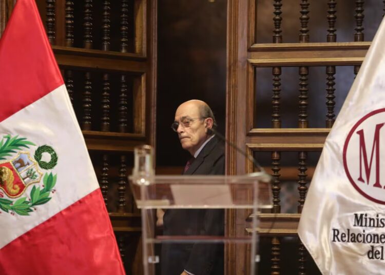 Perú rompe relaciones con México