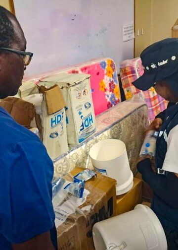 7 toneladas de medicamentos son entregados en hospital de Jamaica