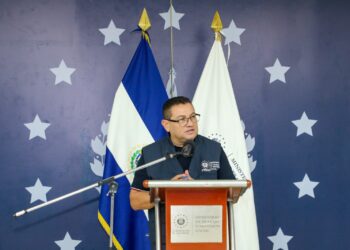 Ministro de Trabajo llama a las constructoras a reforzar la seguridad laboral tras accidente en San Salvador