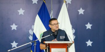 Ministro de Trabajo llama a las constructoras a reforzar la seguridad laboral tras accidente en San Salvador