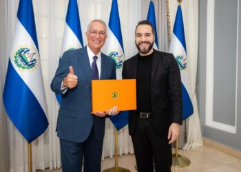 Presidente Bukele recibe a empresario Ricardo Salinas Pliego en el marco del evento Bitcoin Histórico