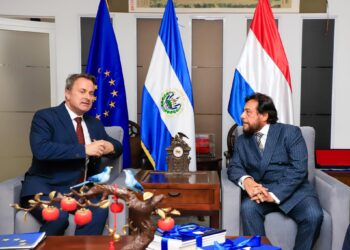 Félix Ulloa expone logros de El Salvador ante representación de Luxemburgo y la UE