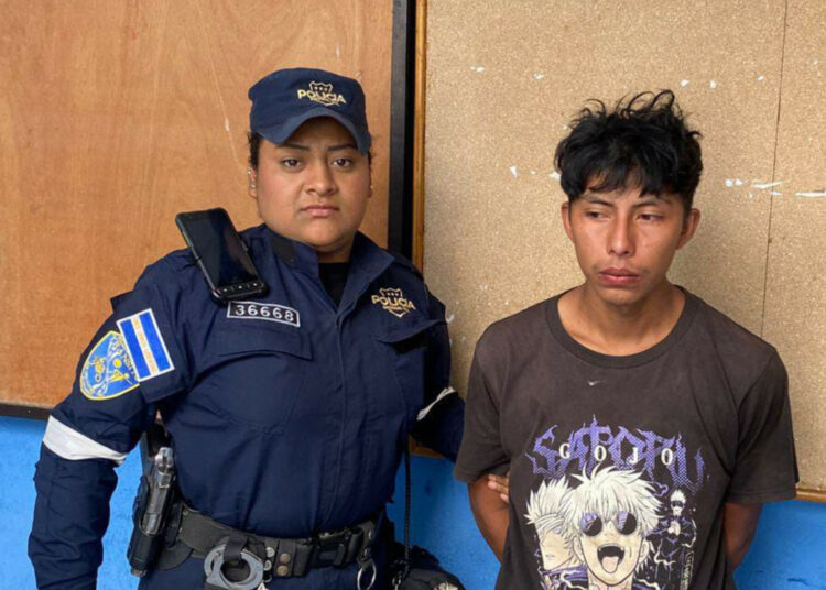 Joven es detenido en Santa Ana por manejar un camión ebrio