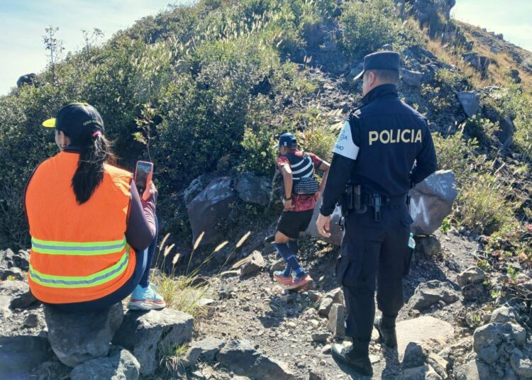 Atletas recorren volcanes y bosques salvadoreños en el inicio de La Cordillera Challenge 2025