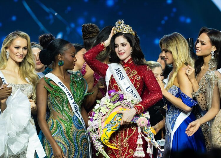 Bosch dedica mensaje de gratitud y empoderamiento tras obtener la corona de Miss Universo 2025