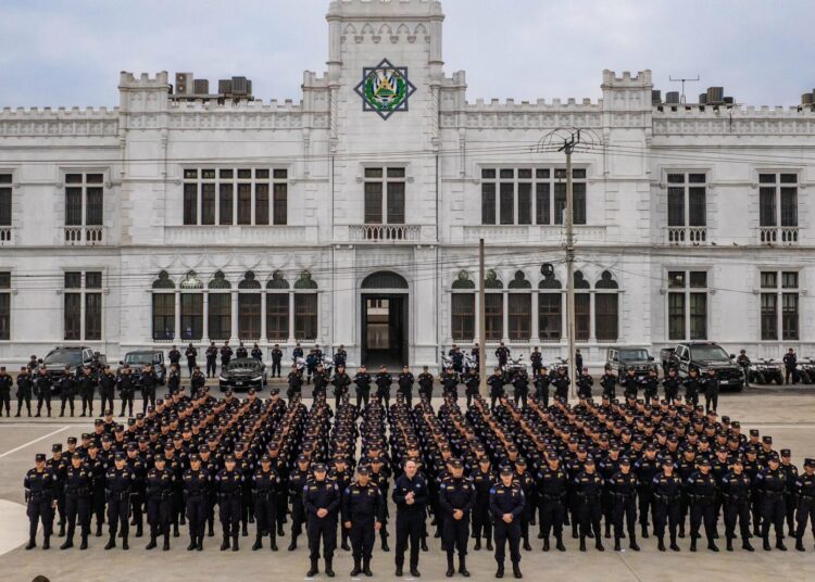 Juramentan a 221 nuevos agentes que reforzarán la seguridad en el país