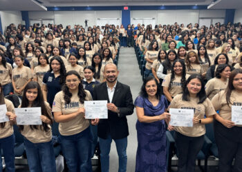 1,250 jóvenes graduadas del programa Desafío STEAM: Mujeres en Ciencia