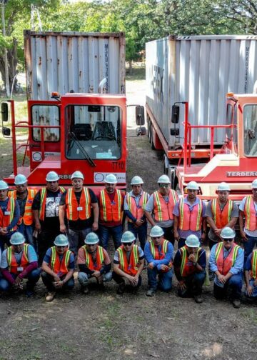 Puerto de Acajutla moderniza operaciones y crea empleos principalmente para mujeres