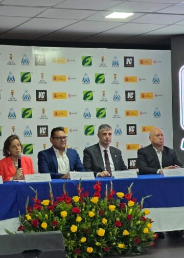 SISTEMA FEDECRÉDITO impulsa la formación de entrenadores salvadoreños con apoyo de la Fundación Real Oviedo