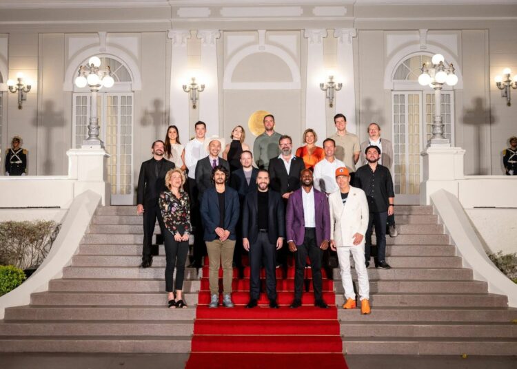 Presidente Bukele cena con bitcoiners tras el éxito de primer Congreso Bitcoin Histórico