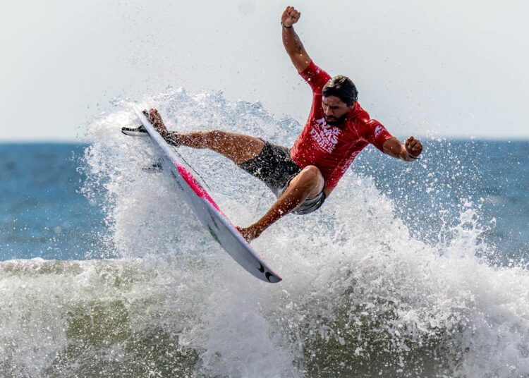Bryan Pérez clasifica a la siguiente ronda tras obtener segundo lugar en su heat