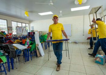 «Dos Escuelas x Día» llega a la Escuela de Educación Parvularia en Antiguo Cuscatlán