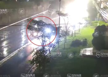 Cámaras de SivarSeguro registran dos accidentes consecutivos en Los Próceres