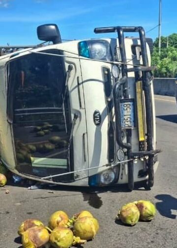 Accidente de camión en San Juan Nonualco deja tres lesionados