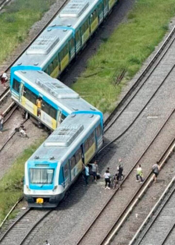 Descarrilamiento de tren deja 20 lesionados en Argentina