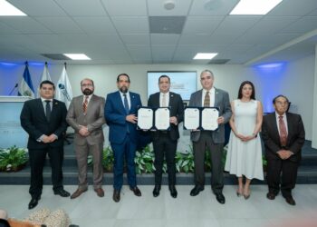 CCR y IAIP firman alianza por la transparencia institucional