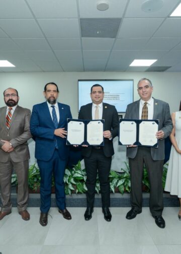 CCR y IAIP firman alianza por la transparencia institucional