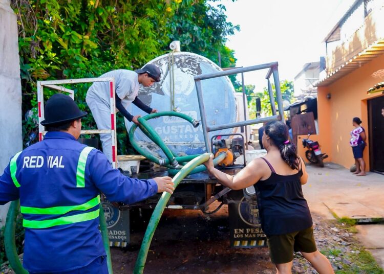 Llevan agua potable a más municipios de Santa Ana Centro