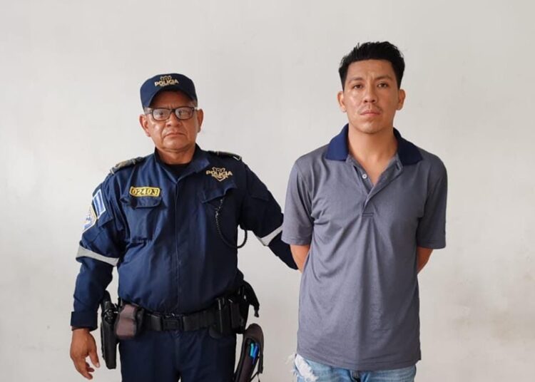 Motociclista ebrio provoca accidente en Antiguo Cuscatlán