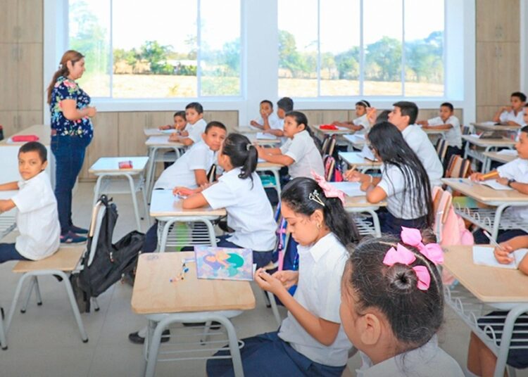 Walter Raudales critica que el Gobierno priorice construcción de escuelas sobre las verdaderas necesidades de la población