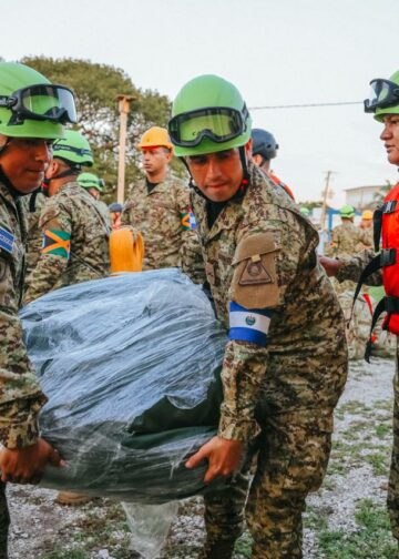 Contingente salvadoreño se une a las labores de rescate y asistencia en Jamaica