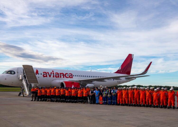 Primer grupo de rescatistas salvadoreños vuelve al país tras apoyar a Jamaica tras el paso del huracán Melissa