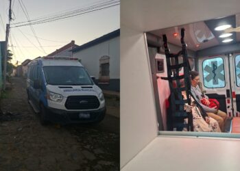 Adulta mayor recibe traslado médico gracias a programa de ambulancias municipales de Santa Ana Centro