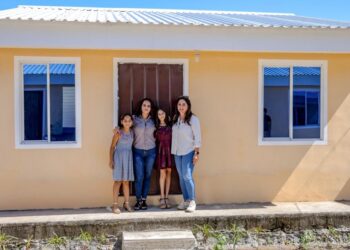 Gobierno entrega nuevas viviendas a 44 familias reasentadas en San Miguel Centro