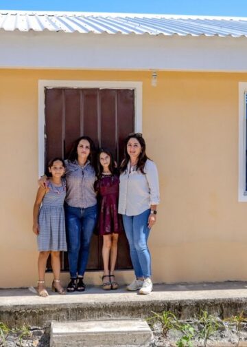 Gobierno entrega nuevas viviendas a 44 familias reasentadas en San Miguel Centro
