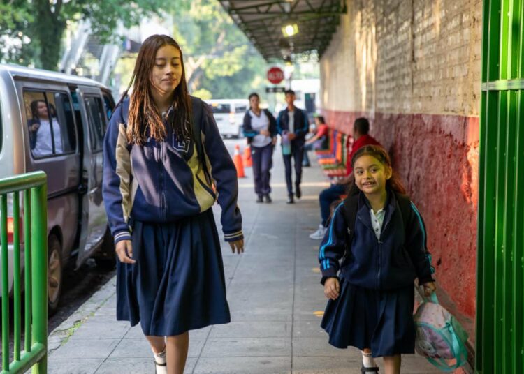 Asamblea aprueba fondos para capacitar a maestros en atención a personas con discapacidad y retornados del extranjero