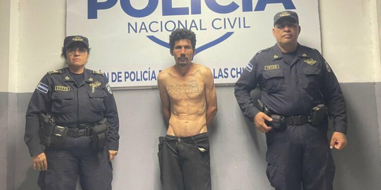 Pandillero salvadoreño es deportado desde Guatemala tras años de delinquir en Izalco