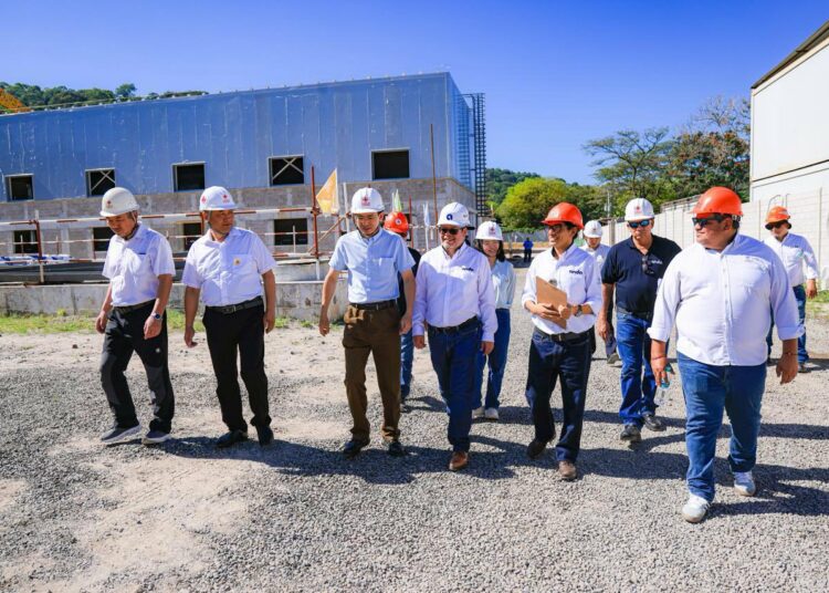 Embajador de China y autoridades de ANDA verifican avances en nueva planta potabilizadora de Ilopango