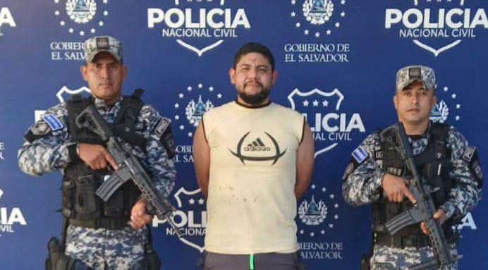 Sujeto agresivo capturado en Santa Ana Centro