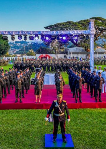 Nueva generación de oficiales se integra a la Fuerza Armada