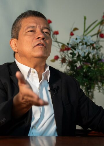 El FMLN volverá a competir en 2027, anunció Manuel “El Chino” Flores