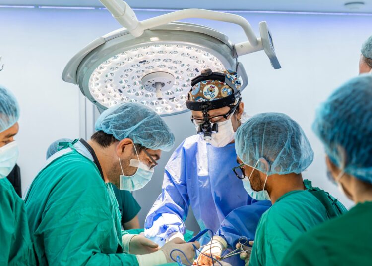 Especialistas de EEUU llegan a El Salvador para realizar cirugías reconstructivas gratis