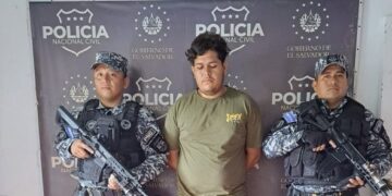 Capturan a ladrón de cascos durante carnaval de Sensuntepeque