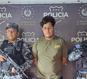 Capturan a ladrón de cascos durante carnaval de Sensuntepeque