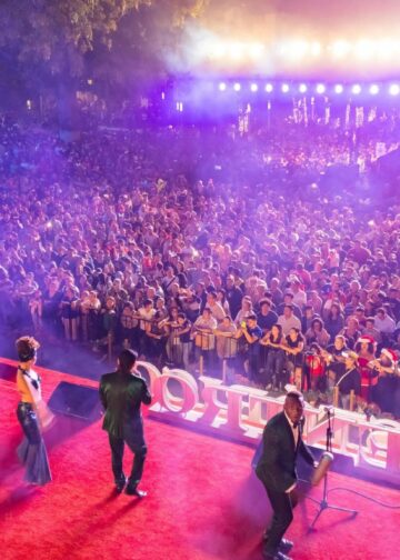 La Sonora Dinamita hace vibrar el Centro Histórico de San Salvador