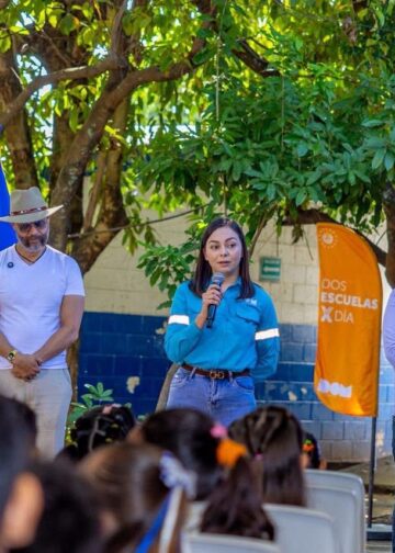 Once centros escolares ya son intervenidos en Santa Ana por el programa Dos Escuelas por Día