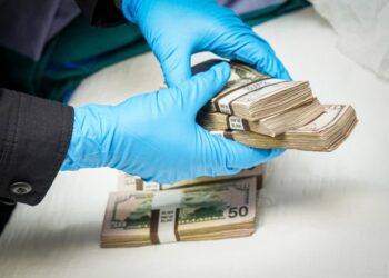 $30,000 decomisados a las pandillas pasan a manos del Estado