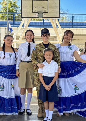 Ministra Karla Trigueros hqce visita de campo en escuelas de Meanguera del Golfo