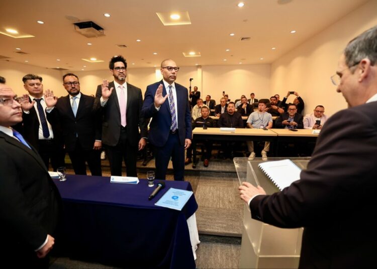 Yamil Bukele toma posesión como nuevo presidente de la FESFUT