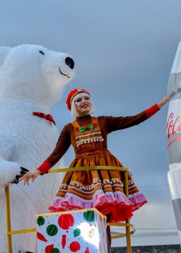 Lleno total en el desfile de globos gigantes del Centro Histórico