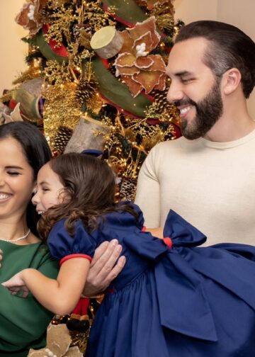 Familia presidencial envía mensaje de navidad y año nuevo a los salvadoreños