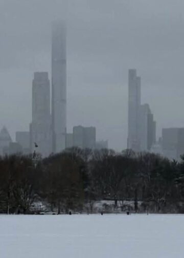 Fuerte nevada deja bajo gruesa capa de hielo el noreste de EEUU