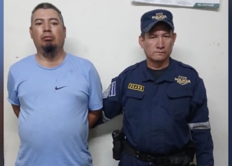 Conductor con 228 grados de alcohol invade carril y causa accidente en Colón