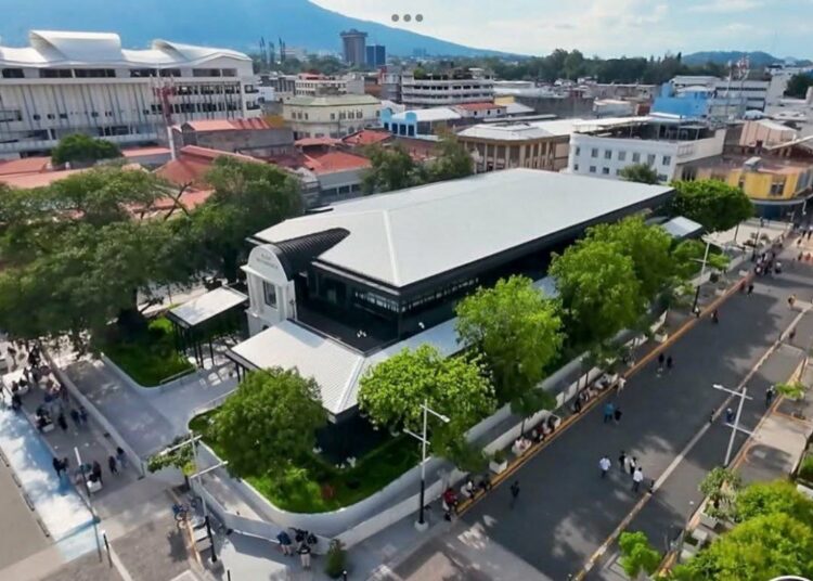 Plaza Universitaria del Centro Histórico está cerca de concluir su construcción