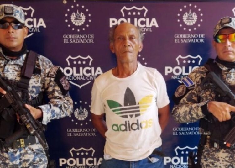 Capturan a sujeto que robó a usuarios del transporte colectivo