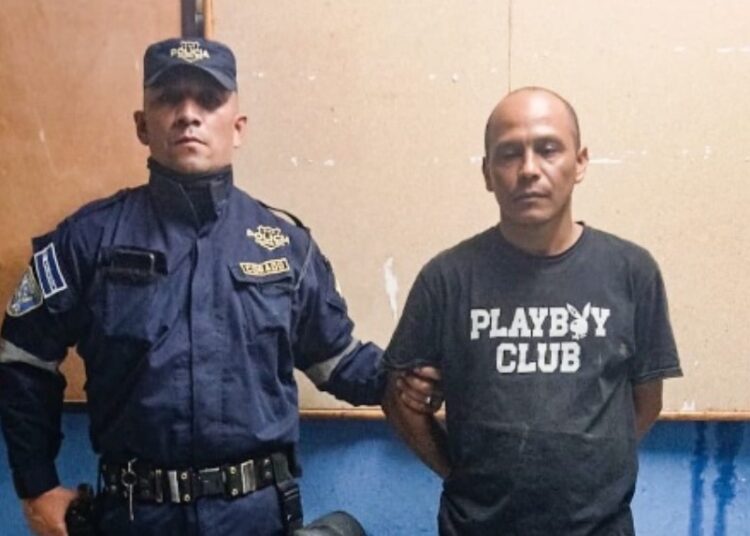 Capturan a conductor ebrio que provocó un accidente en Santa Ana